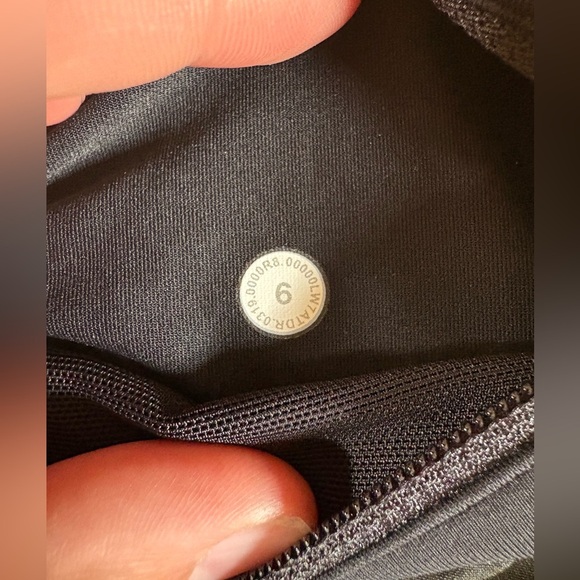 Lululemon shorts - Picture 5 of 7